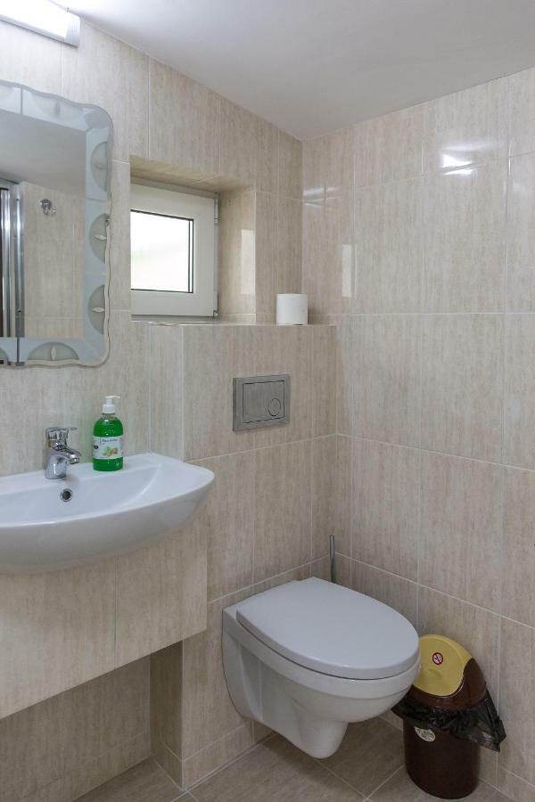 מלון קאמפולונג מולדובנסק Casa Burduhos מראה חיצוני תמונה