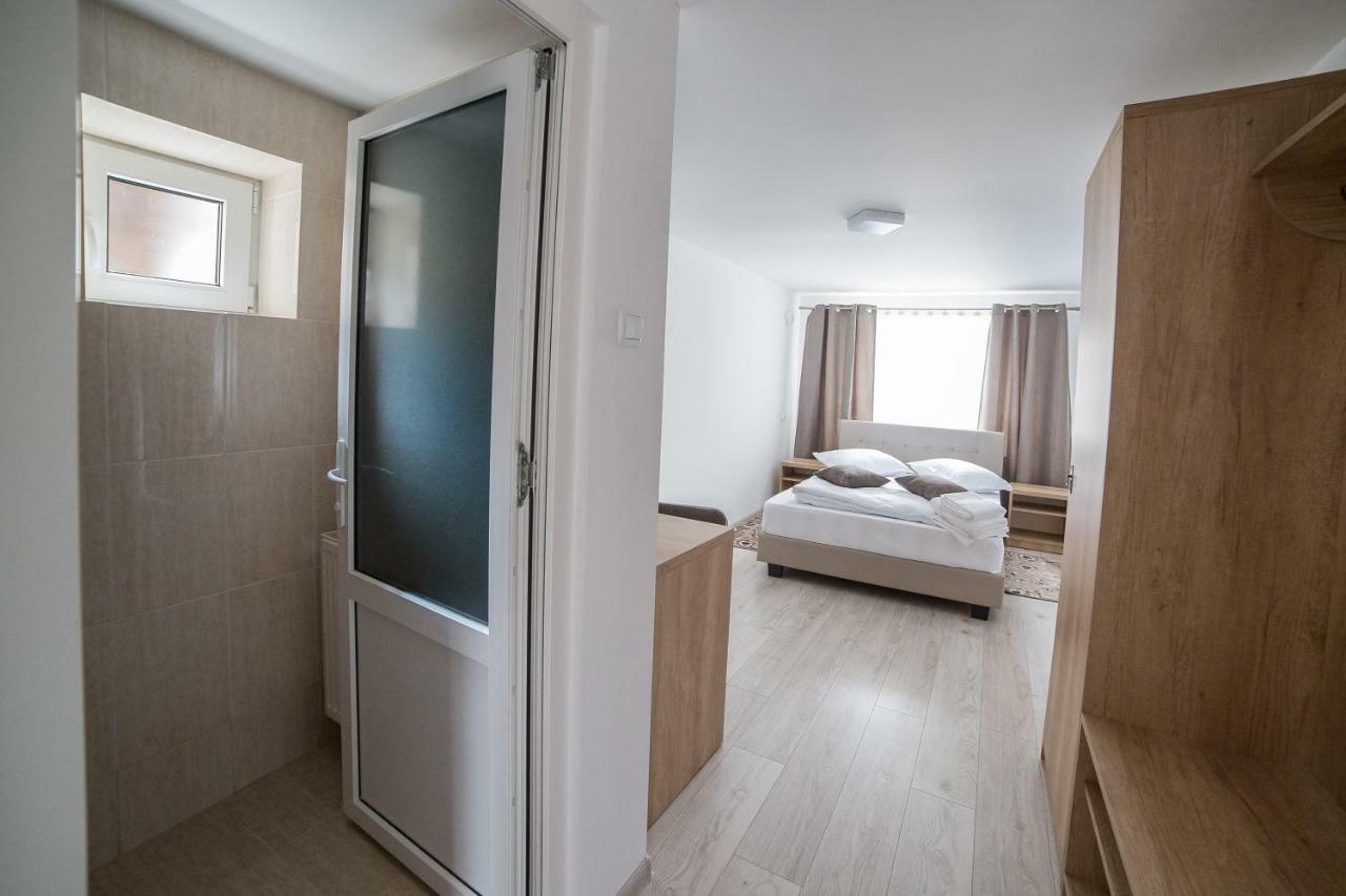 מלון קאמפולונג מולדובנסק Casa Burduhos מראה חיצוני תמונה