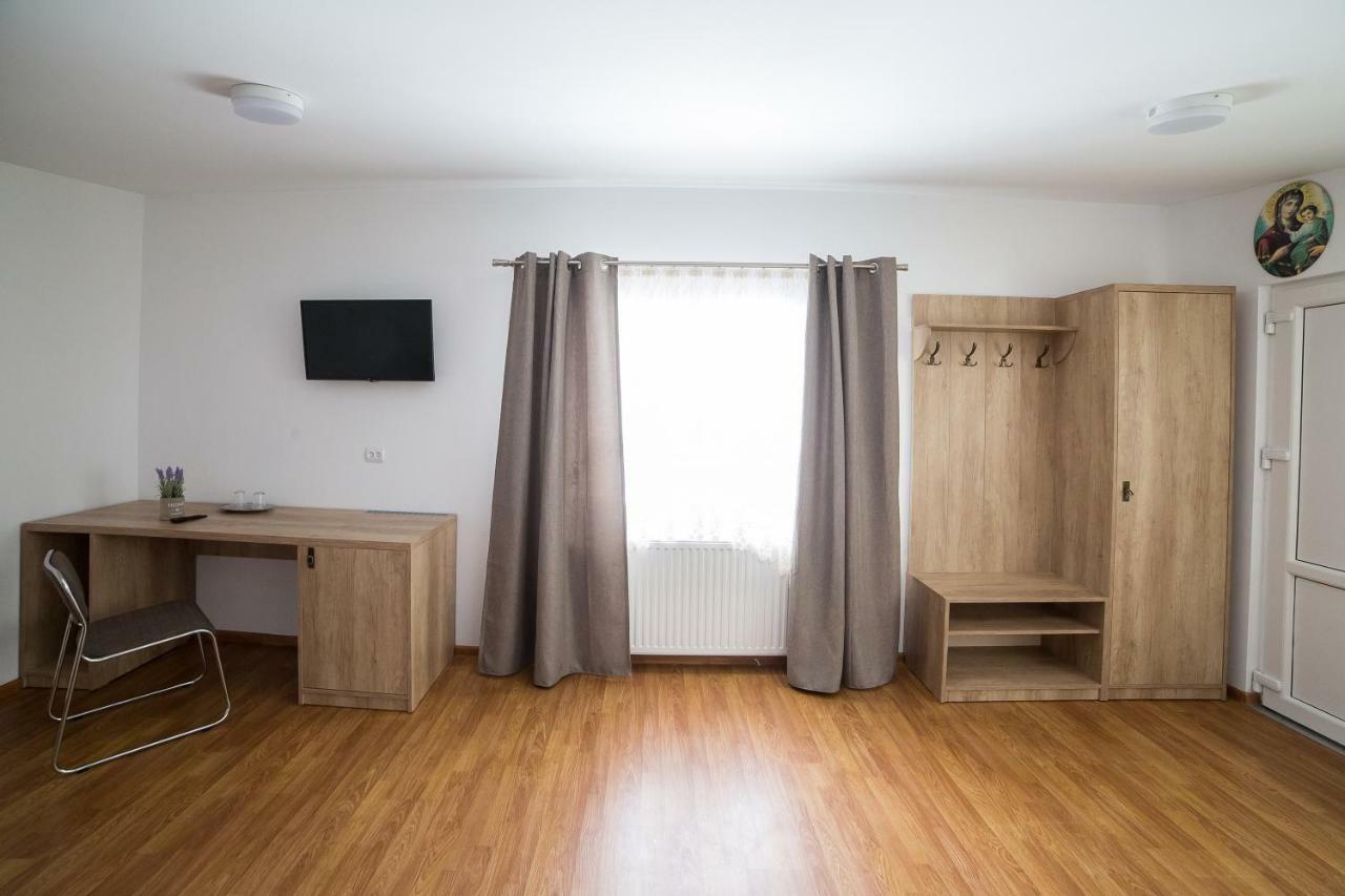 מלון קאמפולונג מולדובנסק Casa Burduhos מראה חיצוני תמונה